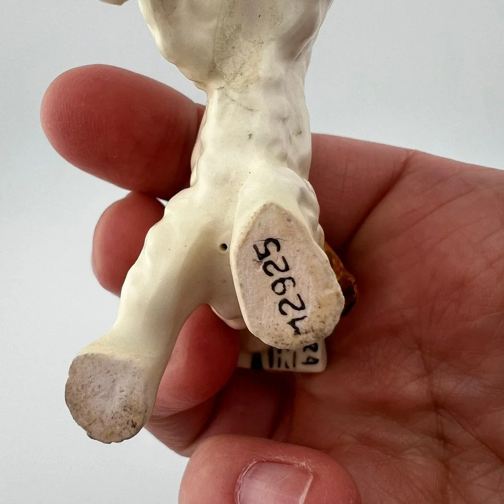 Vintage Cocker Spaniel Dog Figurine Newspaper Ceramic Pottery Japan Style